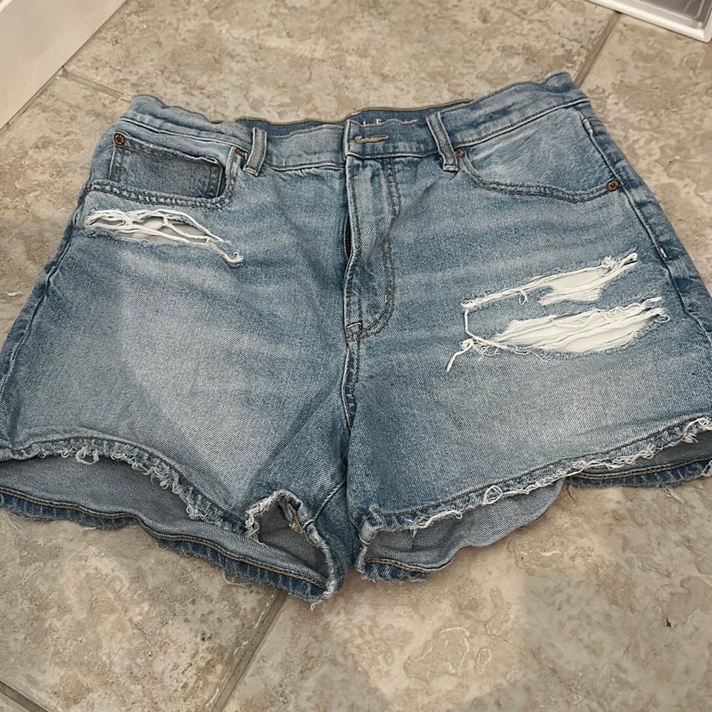 AMERICAN EAGLE Highest Rise 90s Boyfriend Short